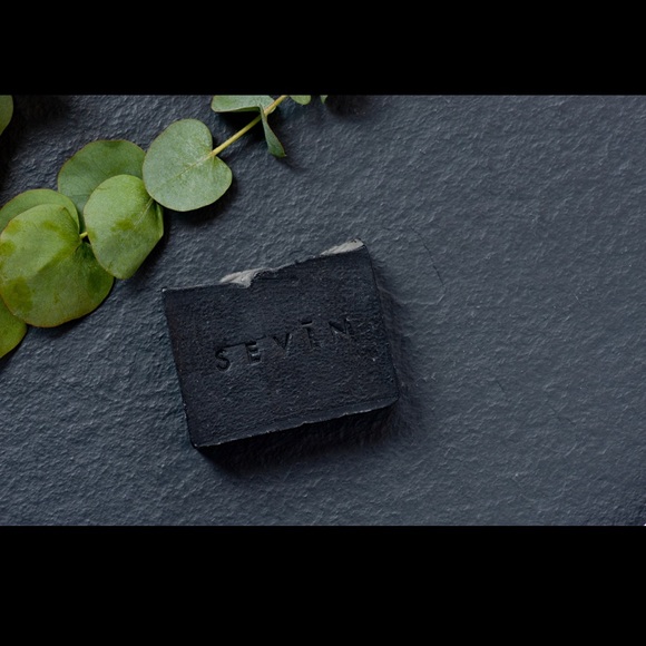 Sevīn London • Marble Black - Natural, Face & Body Bar Soap - Picture 2 of 5